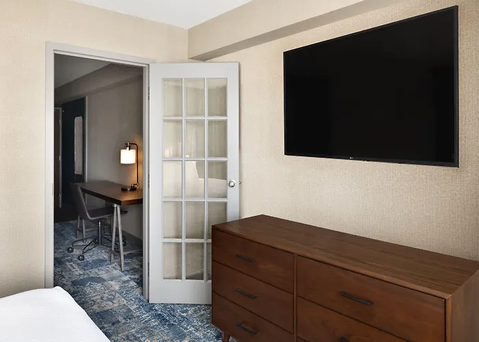 Four Points By Sheraton Edmonton South